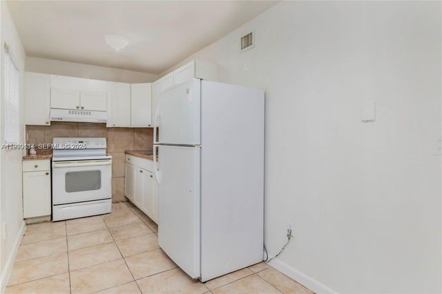 1123 NW 27th Ave 1, Fort Lauderdale, FL 33311