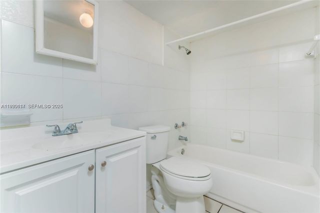 1123 NW 27th Ave 1, Fort Lauderdale, FL 33311