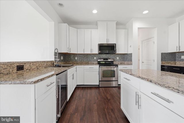 21 WHIRLPOOL WAY, Falling Waters, WV 25419