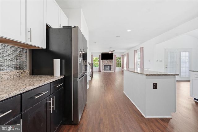 21 WHIRLPOOL WAY, Falling Waters, WV 25419