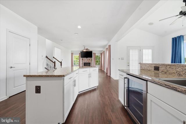 21 WHIRLPOOL WAY, Falling Waters, WV 25419