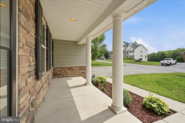 21 WHIRLPOOL WAY, Falling Waters, WV 25419