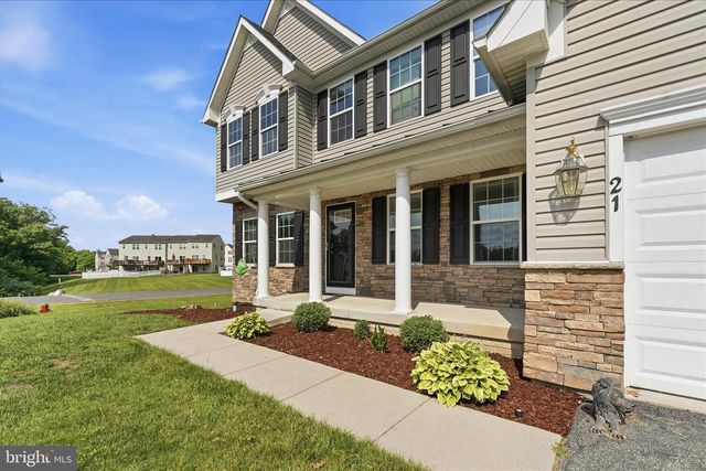 21 WHIRLPOOL WAY, Falling Waters, WV 25419