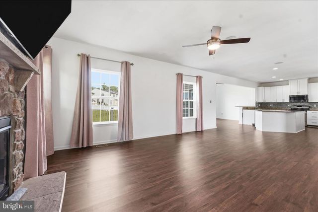 21 WHIRLPOOL WAY, Falling Waters, WV 25419