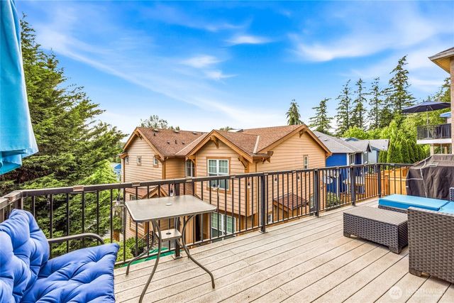 8218 NE 187th Way, Kenmore, WA 98028
