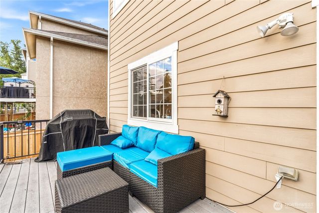 8218 NE 187th Way, Kenmore, WA 98028