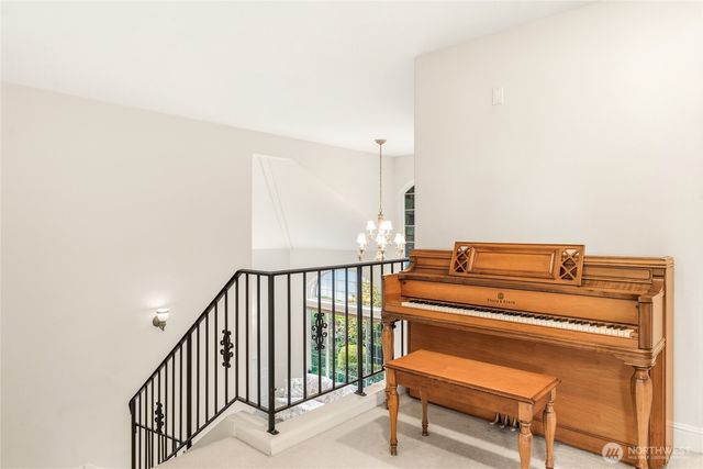 8218 NE 187th Way, Kenmore, WA 98028