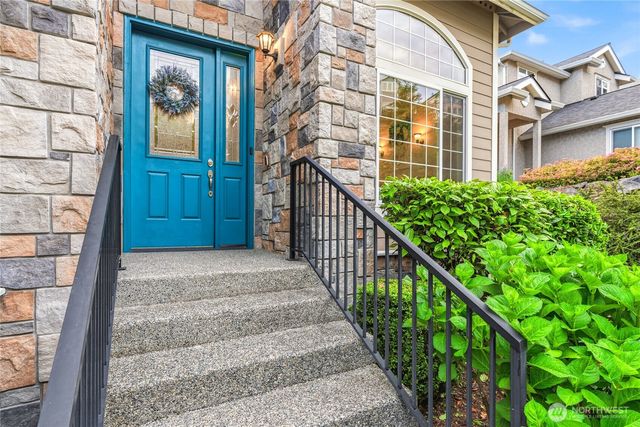 8218 NE 187th Way, Kenmore, WA 98028