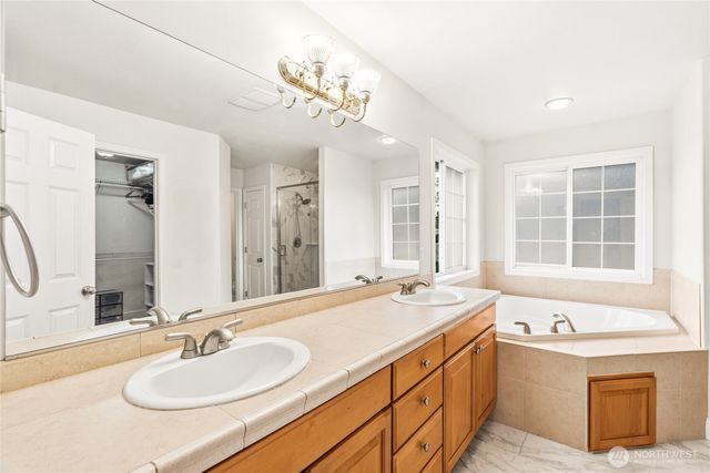 8218 NE 187th Way, Kenmore, WA 98028