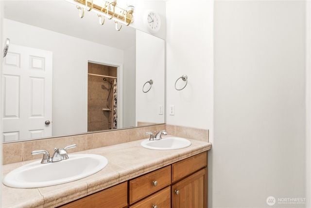8218 NE 187th Way, Kenmore, WA 98028