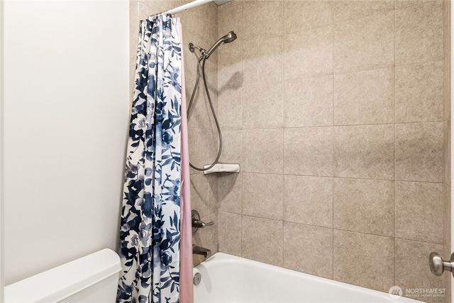 8218 NE 187th Way, Kenmore, WA 98028