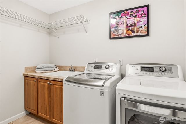 8218 NE 187th Way, Kenmore, WA 98028