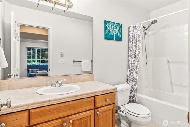 8218 NE 187th Way, Kenmore, WA 98028