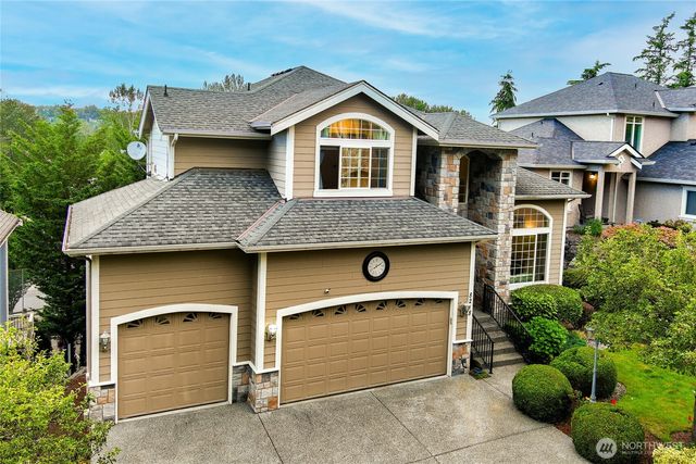 8218 NE 187th Way, Kenmore, WA 98028