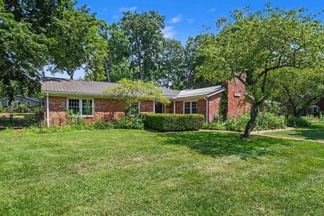 52770 Brooktrails Drive, South Bend, IN 46637