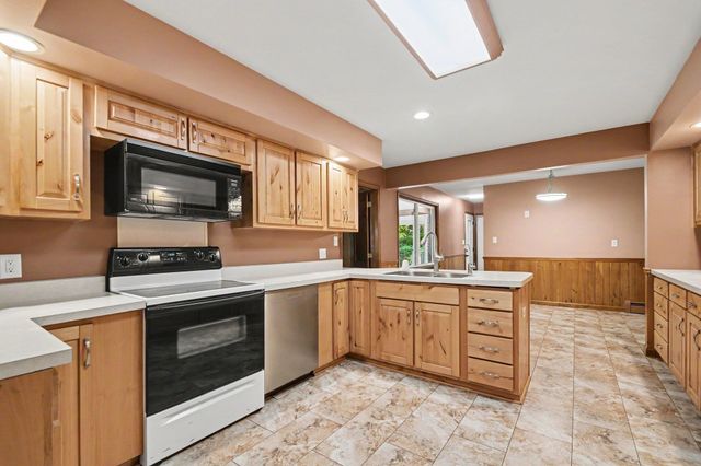 52770 Brooktrails Drive, South Bend, IN 46637