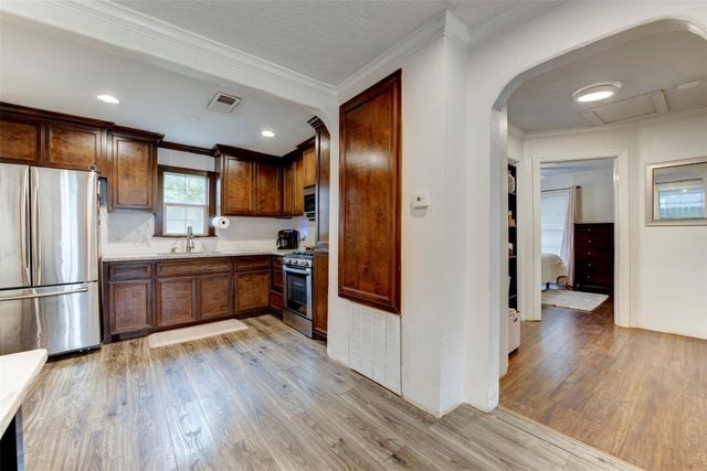 708 Gresham Street, Baytown, TX 77520