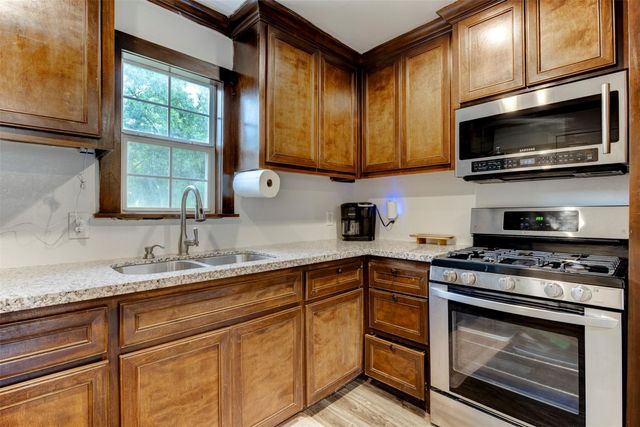 708 Gresham Street, Baytown, TX 77520