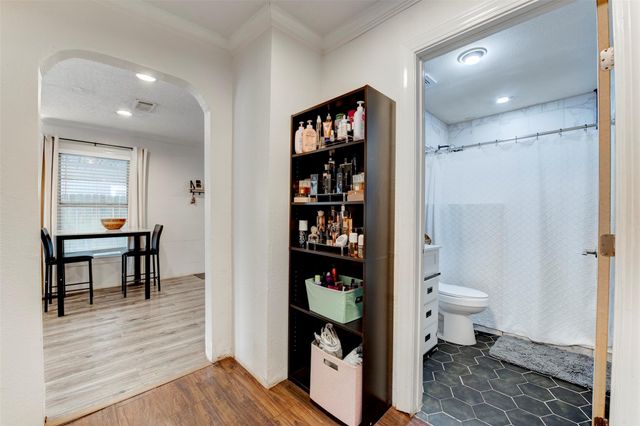 708 Gresham Street, Baytown, TX 77520