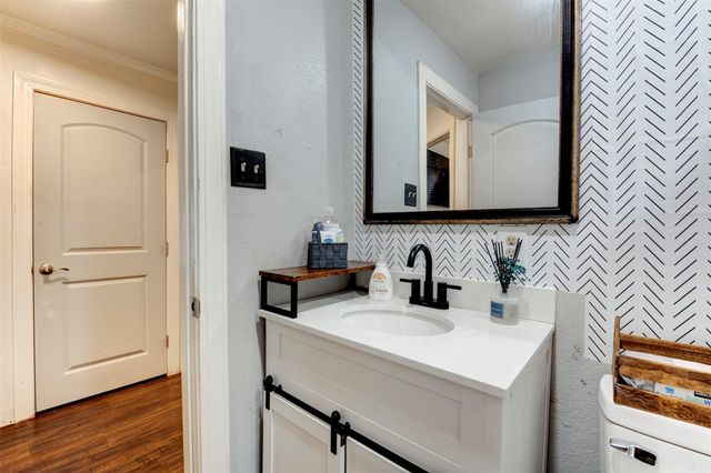 708 Gresham Street, Baytown, TX 77520