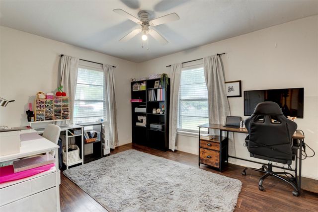 708 Gresham Street, Baytown, TX 77520
