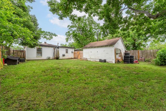 708 Gresham Street, Baytown, TX 77520