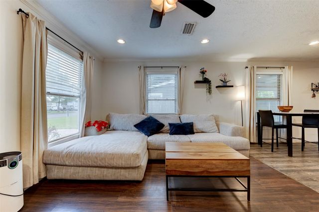 708 Gresham Street, Baytown, TX 77520