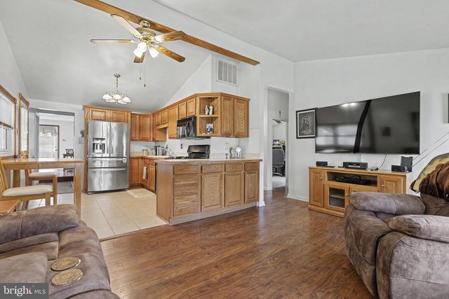 23 AVON PL, Maple Shade, NJ 08052