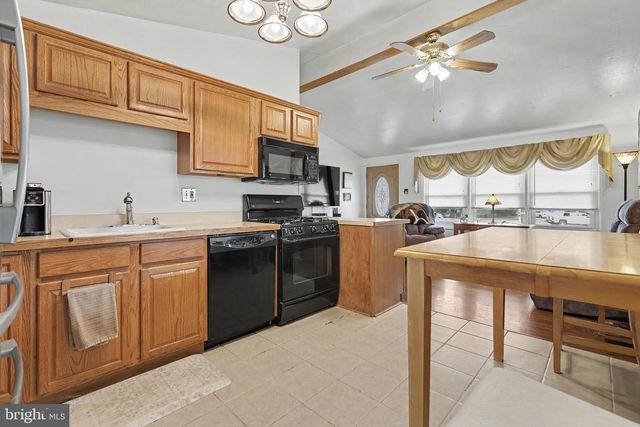 23 AVON PL, Maple Shade, NJ 08052
