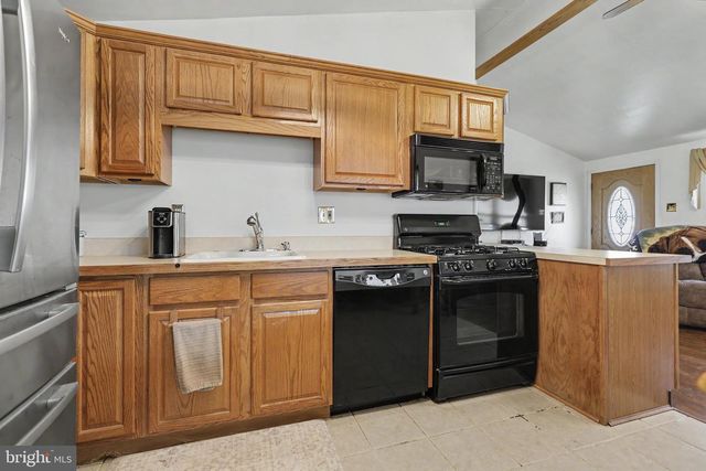 23 AVON PL, Maple Shade, NJ 08052