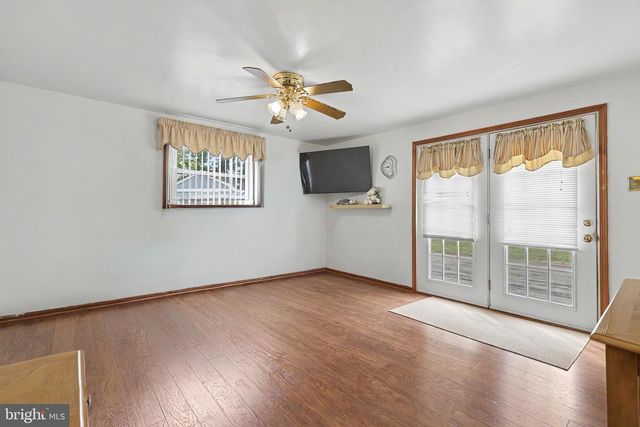 23 AVON PL, Maple Shade, NJ 08052