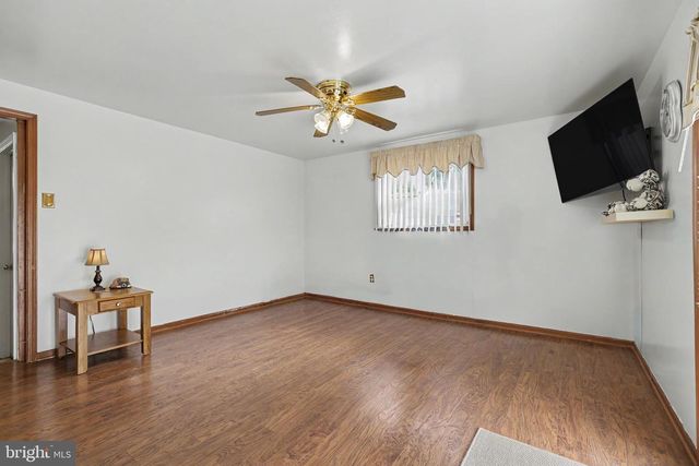 23 AVON PL, Maple Shade, NJ 08052