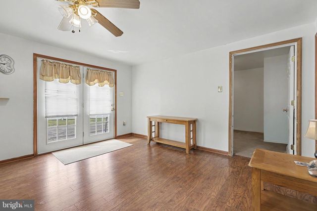 23 AVON PL, Maple Shade, NJ 08052