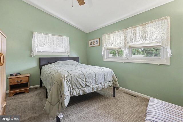 23 AVON PL, Maple Shade, NJ 08052