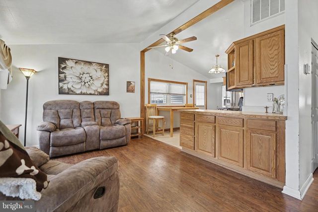 23 AVON PL, Maple Shade, NJ 08052