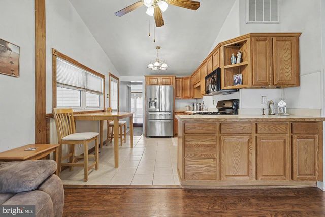 23 AVON PL, Maple Shade, NJ 08052