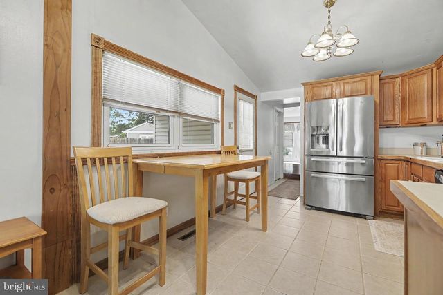 23 AVON PL, Maple Shade, NJ 08052