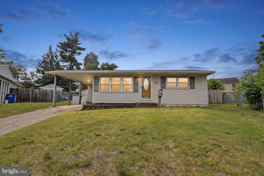 23 AVON PL, Maple Shade, NJ 08052