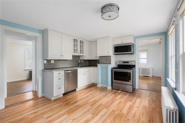 37 Reservoir Road, Middletown, RI 02842