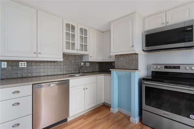 37 Reservoir Road, Middletown, RI 02842