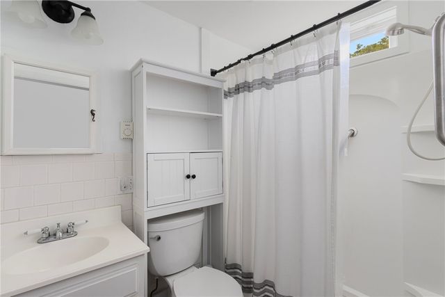 37 Reservoir Road, Middletown, RI 02842