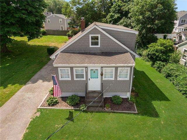 37 Reservoir Road, Middletown, RI 02842
