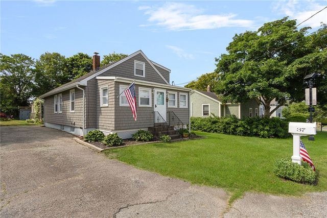 37 Reservoir Road, Middletown, RI 02842