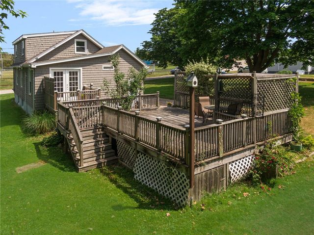 37 Reservoir Road, Middletown, RI 02842