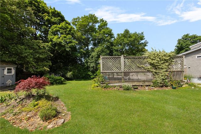 37 Reservoir Road, Middletown, RI 02842
