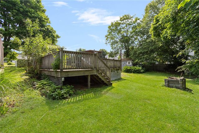 37 Reservoir Road, Middletown, RI 02842
