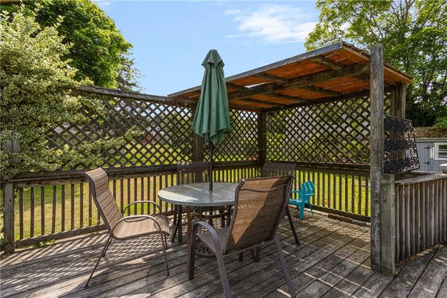37 Reservoir Road, Middletown, RI 02842
