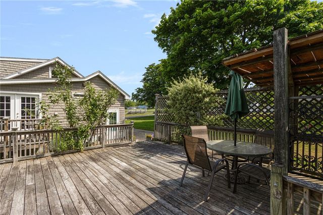 37 Reservoir Road, Middletown, RI 02842