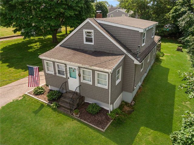 37 Reservoir Road, Middletown, RI 02842