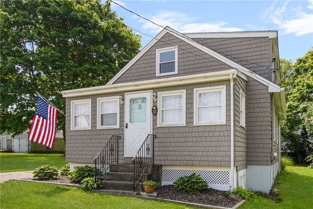 37 Reservoir Road, Middletown, RI 02842